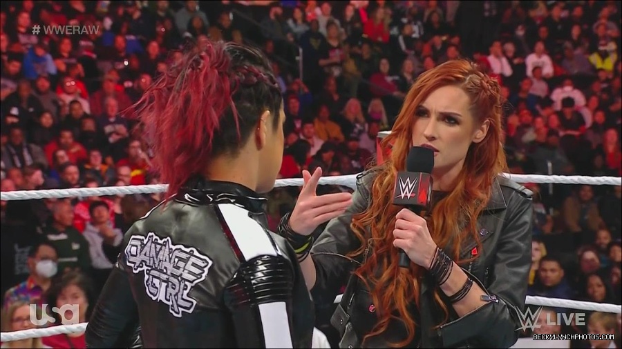 WWE_Monday_Night_Raw_2022_12_05_720p_HDTV_x264-NWCHD_mp4_001967761.jpg