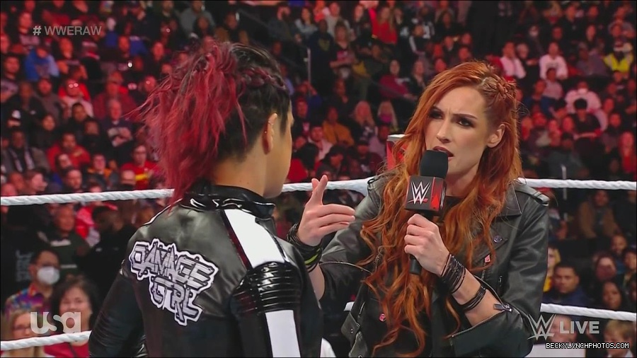 WWE_Monday_Night_Raw_2022_12_05_720p_HDTV_x264-NWCHD_mp4_001968161.jpg