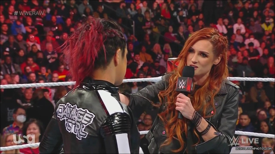 WWE_Monday_Night_Raw_2022_12_05_720p_HDTV_x264-NWCHD_mp4_001968562.jpg