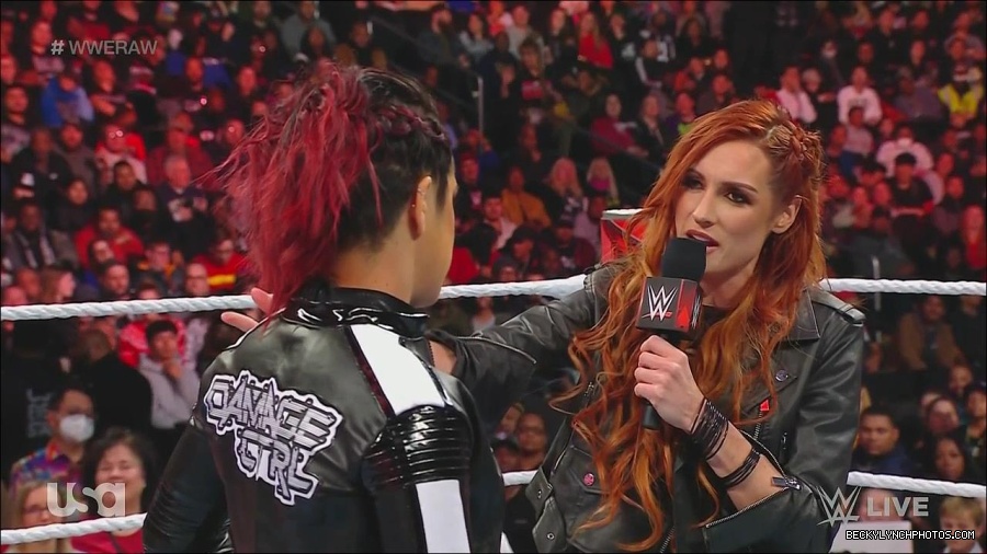 WWE_Monday_Night_Raw_2022_12_05_720p_HDTV_x264-NWCHD_mp4_001968962.jpg