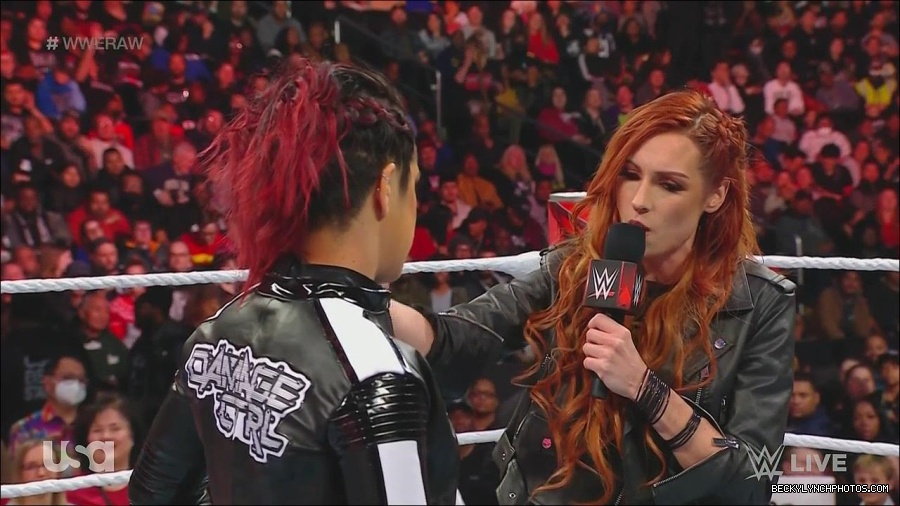 WWE_Monday_Night_Raw_2022_12_05_720p_HDTV_x264-NWCHD_mp4_001969763.jpg