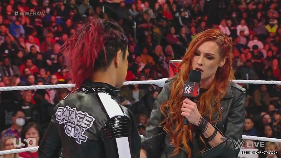 WWE_Monday_Night_Raw_2022_12_05_720p_HDTV_x264-NWCHD_mp4_001970163.jpg