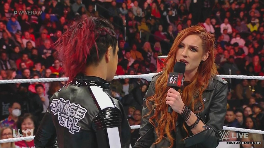 WWE_Monday_Night_Raw_2022_12_05_720p_HDTV_x264-NWCHD_mp4_001970964.jpg