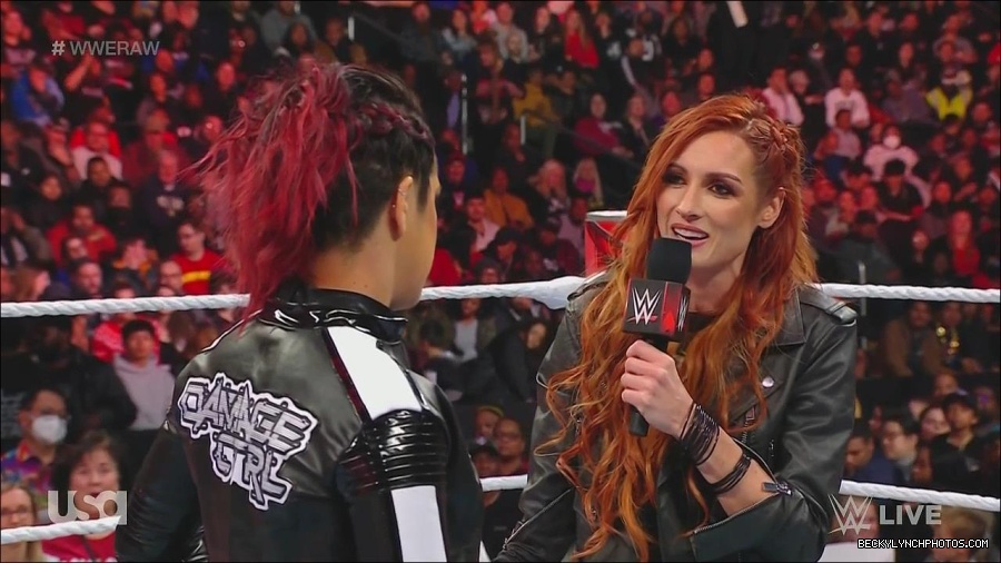 WWE_Monday_Night_Raw_2022_12_05_720p_HDTV_x264-NWCHD_mp4_001972966.jpg