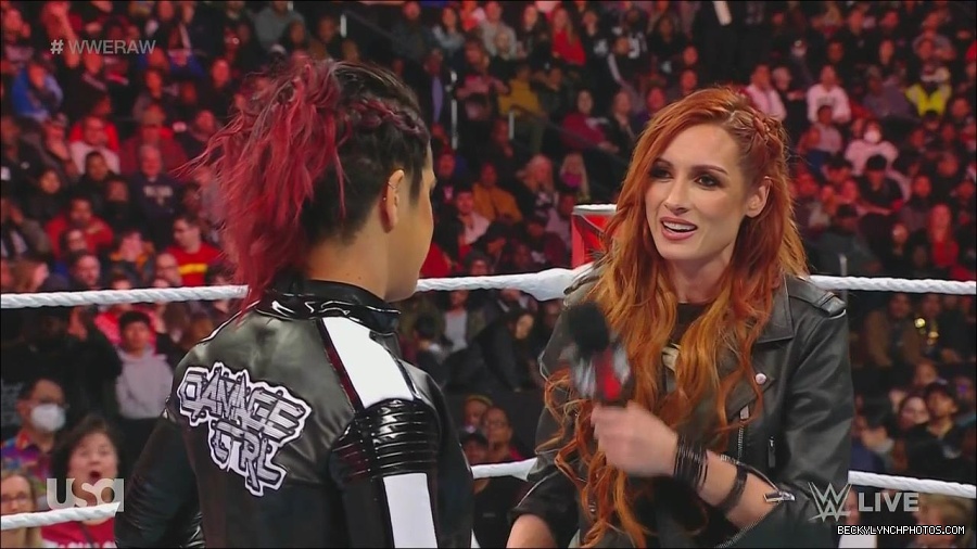 WWE_Monday_Night_Raw_2022_12_05_720p_HDTV_x264-NWCHD_mp4_001973367.jpg