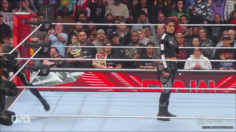 WWE_Monday_Night_Raw_2022_12_05_720p_HDTV_x264-NWCHD_mp4_001979773.jpg