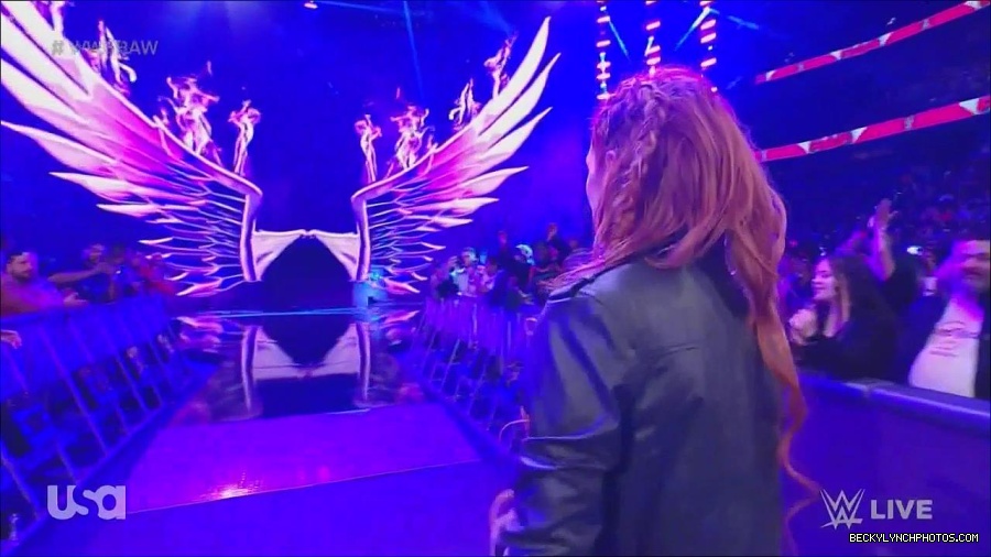 WWE_Monday_Night_Raw_2022_12_05_720p_HDTV_x264-NWCHD_mp4_001985379.jpg
