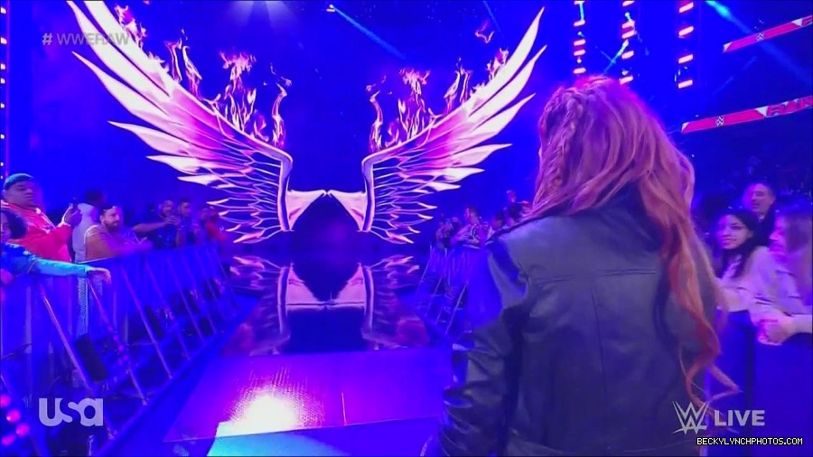 WWE_Monday_Night_Raw_2022_12_05_720p_HDTV_x264-NWCHD_mp4_001986179.jpg