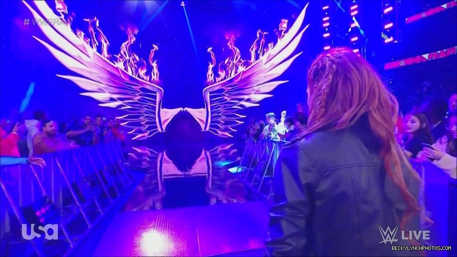 WWE_Monday_Night_Raw_2022_12_05_720p_HDTV_x264-NWCHD_mp4_001986580.jpg