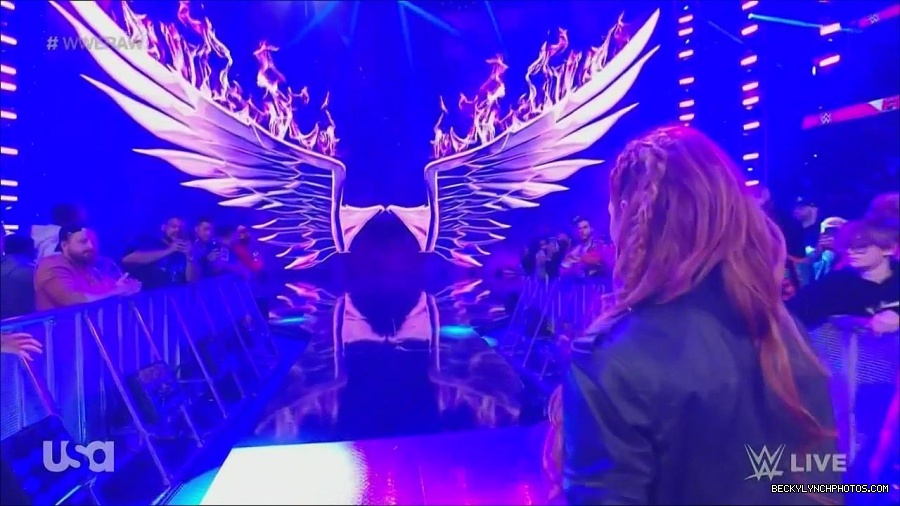 WWE_Monday_Night_Raw_2022_12_05_720p_HDTV_x264-NWCHD_mp4_001987381.jpg