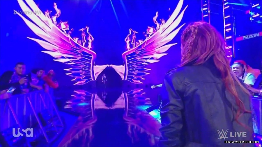 WWE_Monday_Night_Raw_2022_12_05_720p_HDTV_x264-NWCHD_mp4_001989783.jpg