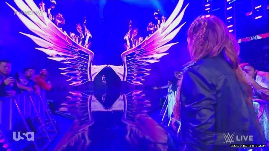 WWE_Monday_Night_Raw_2022_12_05_720p_HDTV_x264-NWCHD_mp4_001990183.jpg