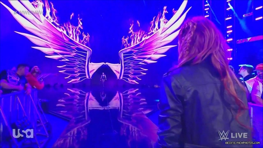 WWE_Monday_Night_Raw_2022_12_05_720p_HDTV_x264-NWCHD_mp4_001990984.jpg