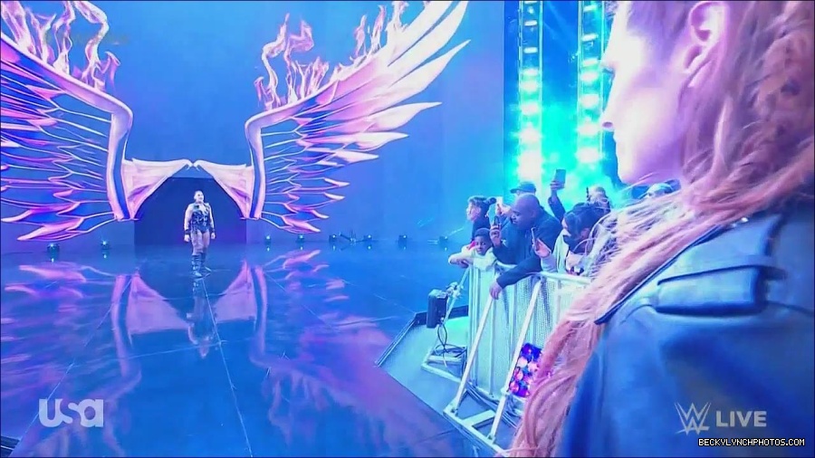 WWE_Monday_Night_Raw_2022_12_05_720p_HDTV_x264-NWCHD_mp4_002010604.jpg