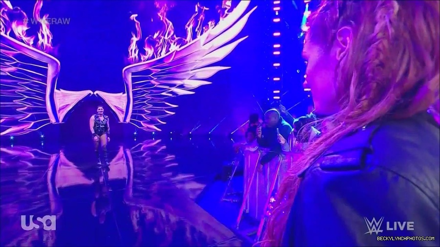 WWE_Monday_Night_Raw_2022_12_05_720p_HDTV_x264-NWCHD_mp4_002016610.jpg