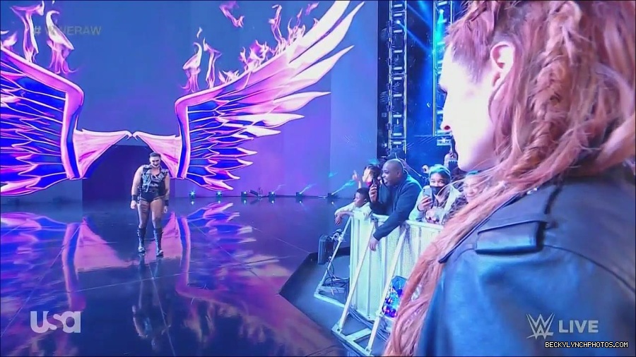 WWE_Monday_Night_Raw_2022_12_05_720p_HDTV_x264-NWCHD_mp4_002019413.jpg