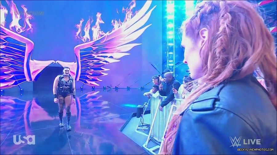 WWE_Monday_Night_Raw_2022_12_05_720p_HDTV_x264-NWCHD_mp4_002024217.jpg