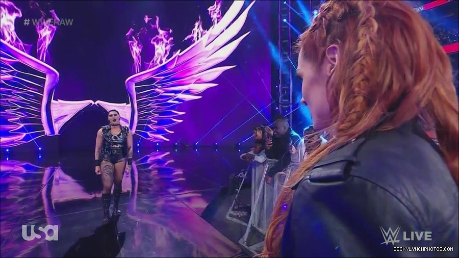 WWE_Monday_Night_Raw_2022_12_05_720p_HDTV_x264-NWCHD_mp4_002025018.jpg