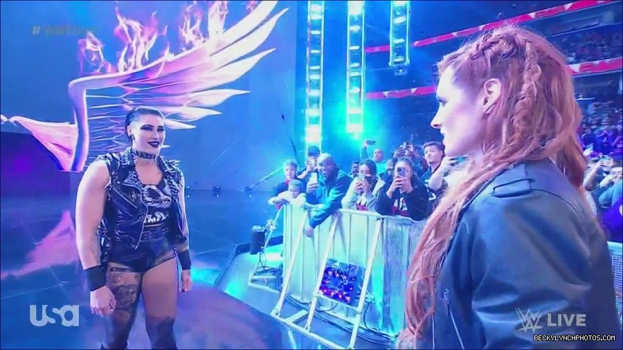 WWE_Monday_Night_Raw_2022_12_05_720p_HDTV_x264-NWCHD_mp4_002031425.jpg