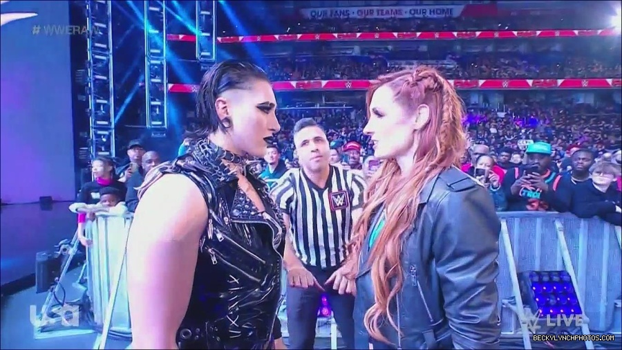 WWE_Monday_Night_Raw_2022_12_05_720p_HDTV_x264-NWCHD_mp4_002043437.jpg