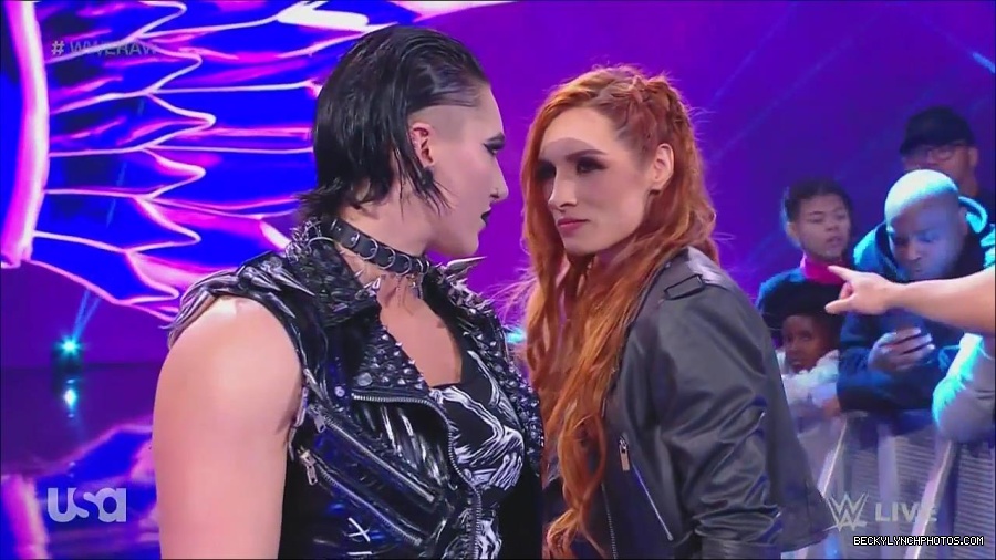 WWE_Monday_Night_Raw_2022_12_05_720p_HDTV_x264-NWCHD_mp4_002059453.jpg