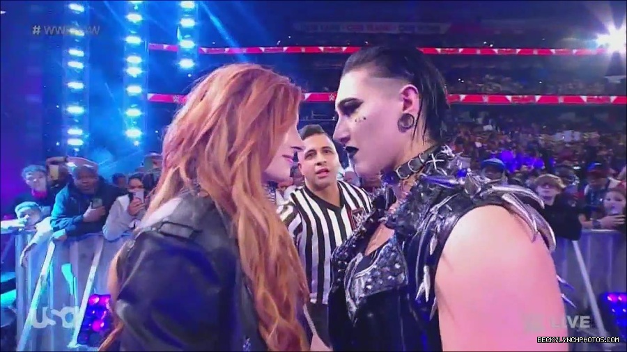 WWE_Monday_Night_Raw_2022_12_05_720p_HDTV_x264-NWCHD_mp4_002073867.jpg