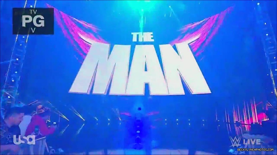 WWE_Monday_Night_Raw_2022_12_05_720p_HDTV_x264-NWCHD_mp4_006677462.jpg