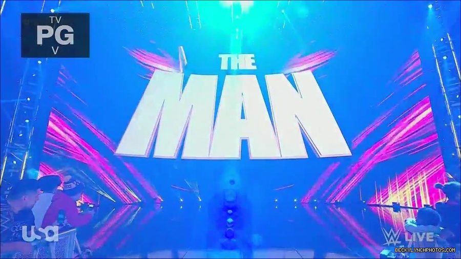 WWE_Monday_Night_Raw_2022_12_05_720p_HDTV_x264-NWCHD_mp4_006677862.jpg