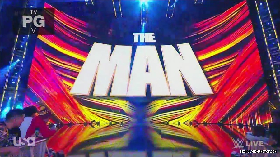 WWE_Monday_Night_Raw_2022_12_05_720p_HDTV_x264-NWCHD_mp4_006678663.jpg