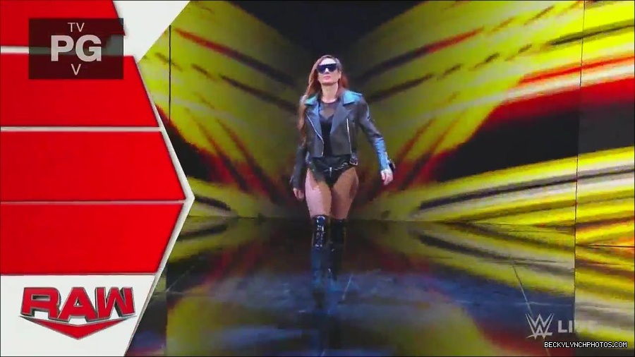 WWE_Monday_Night_Raw_2022_12_05_720p_HDTV_x264-NWCHD_mp4_006683468.jpg