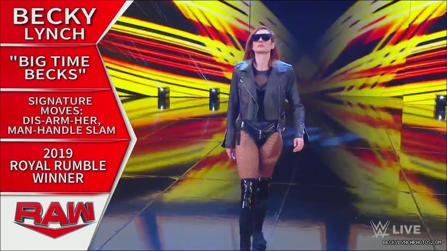 WWE_Monday_Night_Raw_2022_12_05_720p_HDTV_x264-NWCHD_mp4_006689073.jpg