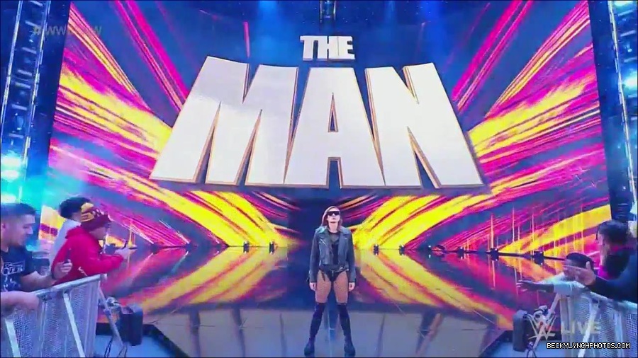 WWE_Monday_Night_Raw_2022_12_05_720p_HDTV_x264-NWCHD_mp4_006691876.jpg