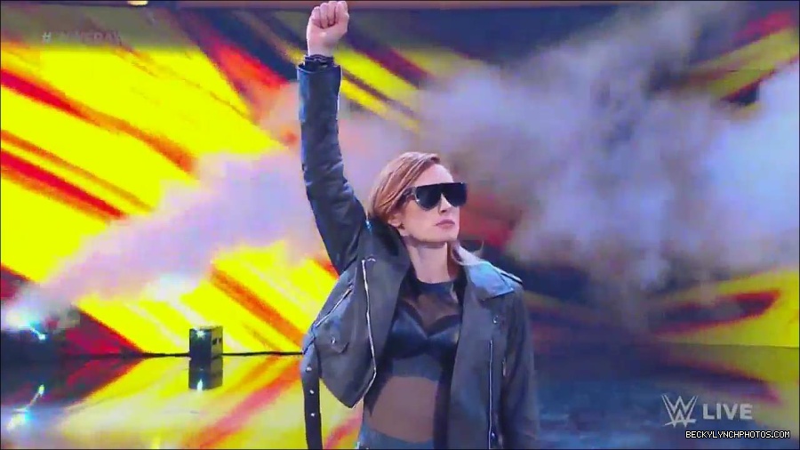 WWE_Monday_Night_Raw_2022_12_05_720p_HDTV_x264-NWCHD_mp4_006696681.jpg