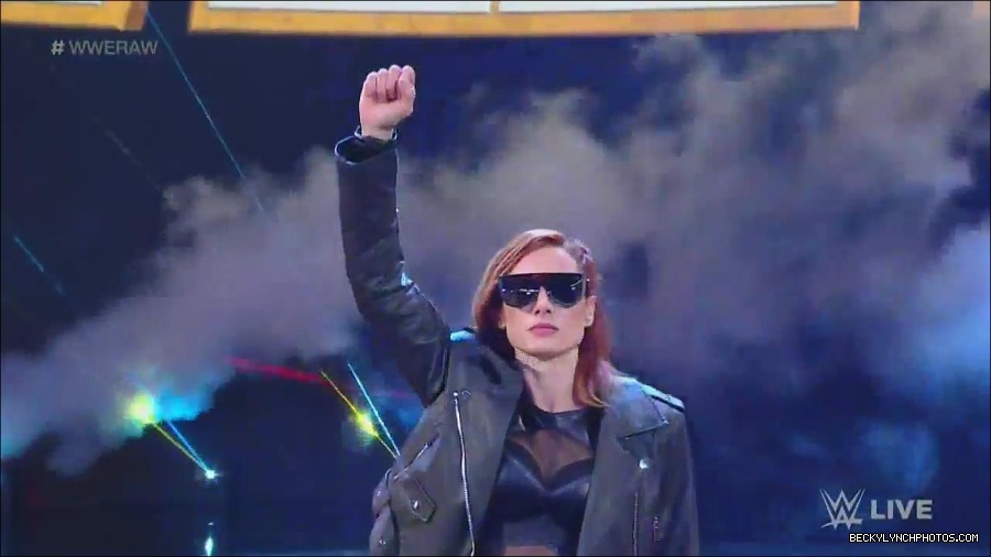 WWE_Monday_Night_Raw_2022_12_05_720p_HDTV_x264-NWCHD_mp4_006697882.jpg