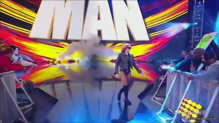 WWE_Monday_Night_Raw_2022_12_05_720p_HDTV_x264-NWCHD_mp4_006699884.jpg