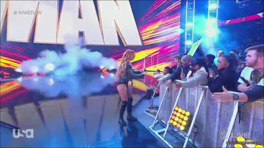 WWE_Monday_Night_Raw_2022_12_05_720p_HDTV_x264-NWCHD_mp4_006701486.jpg