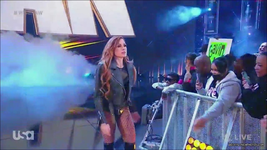 WWE_Monday_Night_Raw_2022_12_05_720p_HDTV_x264-NWCHD_mp4_006703888.jpg
