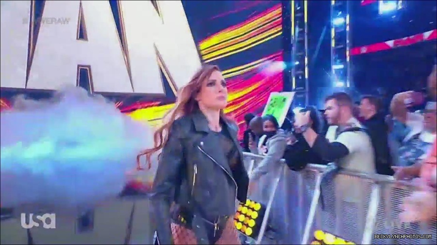 WWE_Monday_Night_Raw_2022_12_05_720p_HDTV_x264-NWCHD_mp4_006705089.jpg