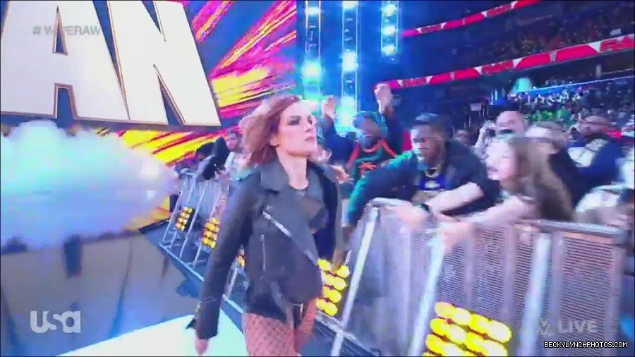 WWE_Monday_Night_Raw_2022_12_05_720p_HDTV_x264-NWCHD_mp4_006706691.jpg