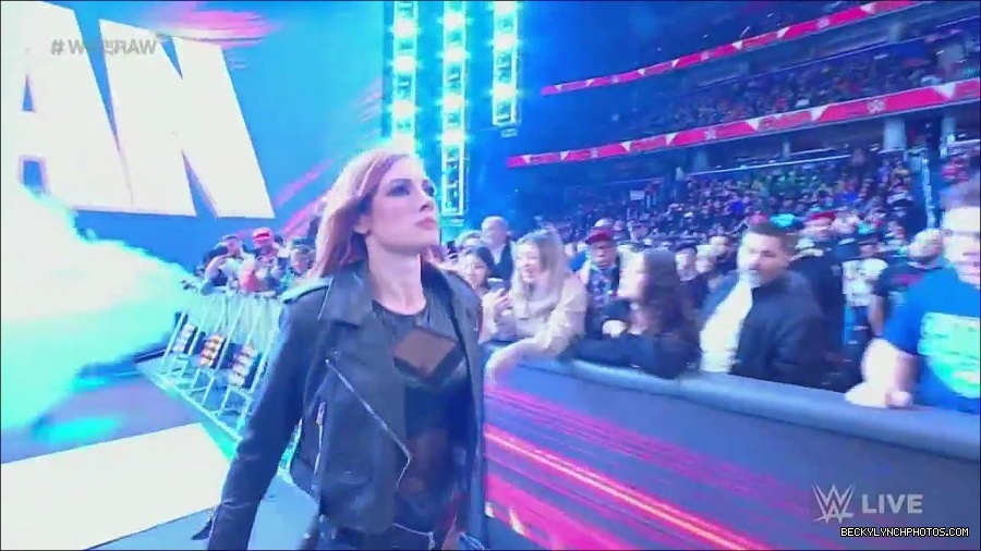 WWE_Monday_Night_Raw_2022_12_05_720p_HDTV_x264-NWCHD_mp4_006707892.jpg