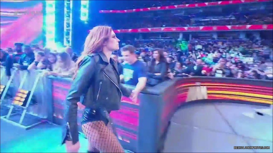 WWE_Monday_Night_Raw_2022_12_05_720p_HDTV_x264-NWCHD_mp4_006708693.jpg