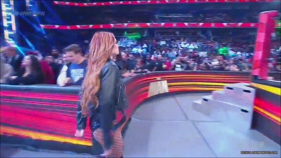 WWE_Monday_Night_Raw_2022_12_05_720p_HDTV_x264-NWCHD_mp4_006709093.jpg