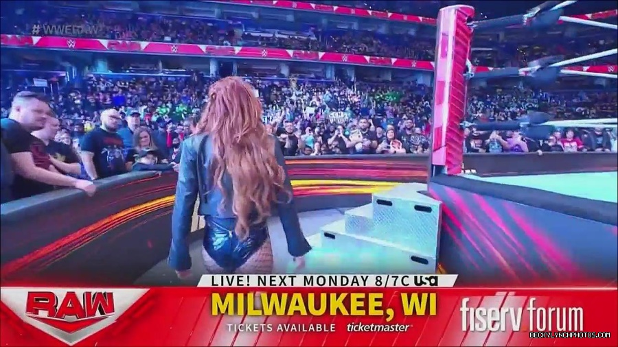 WWE_Monday_Night_Raw_2022_12_05_720p_HDTV_x264-NWCHD_mp4_006710294.jpg