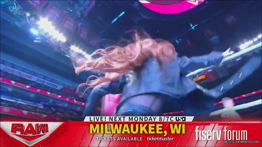 WWE_Monday_Night_Raw_2022_12_05_720p_HDTV_x264-NWCHD_mp4_006717502.jpg