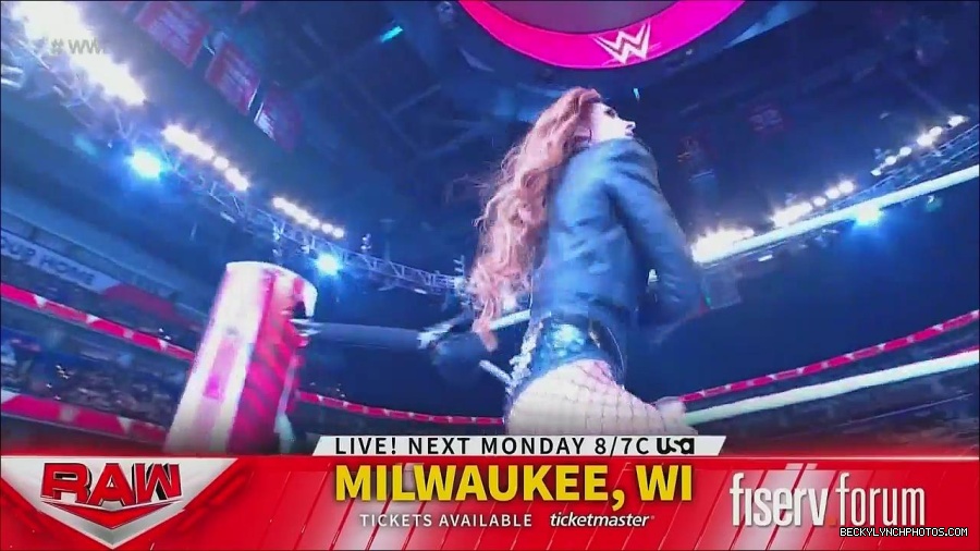 WWE_Monday_Night_Raw_2022_12_05_720p_HDTV_x264-NWCHD_mp4_006717902.jpg