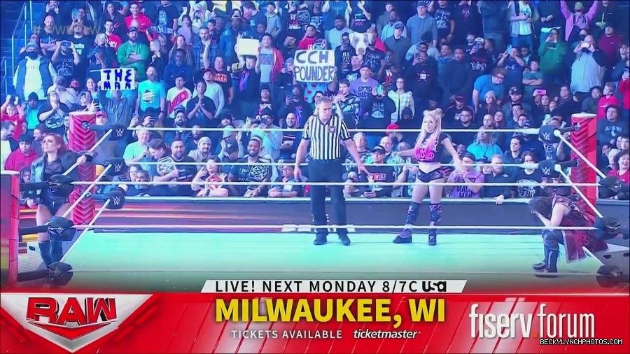 WWE_Monday_Night_Raw_2022_12_05_720p_HDTV_x264-NWCHD_mp4_006719504.jpg