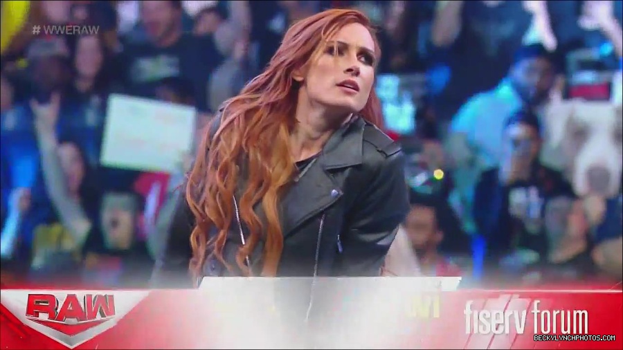 WWE_Monday_Night_Raw_2022_12_05_720p_HDTV_x264-NWCHD_mp4_006728312.jpg