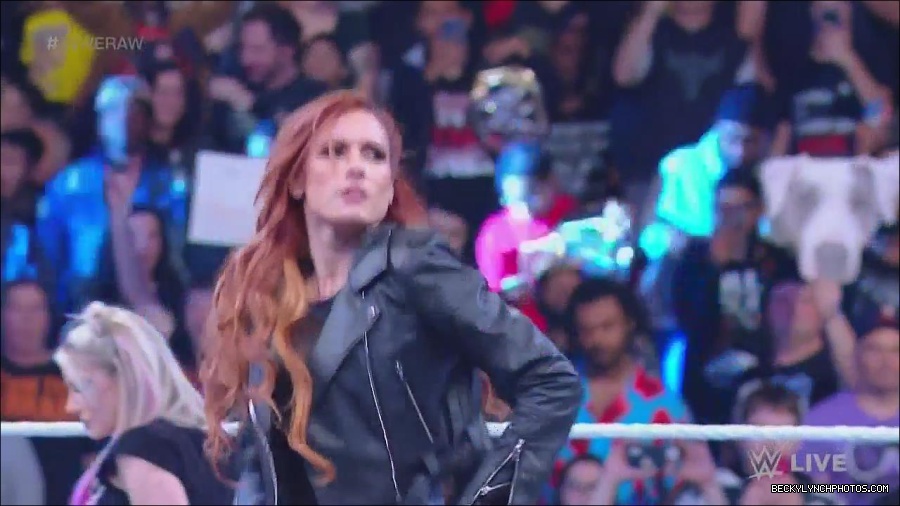 WWE_Monday_Night_Raw_2022_12_05_720p_HDTV_x264-NWCHD_mp4_006729113.jpg