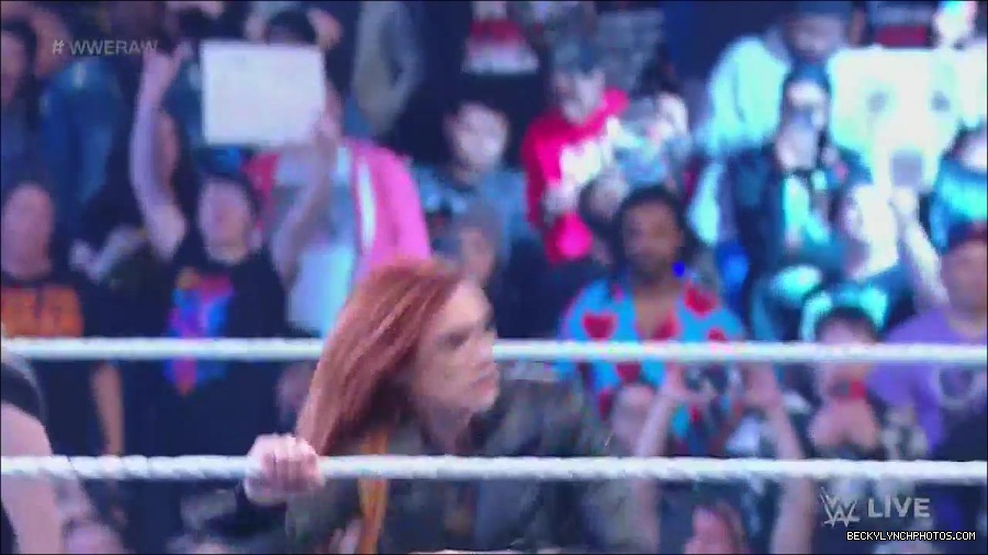 WWE_Monday_Night_Raw_2022_12_05_720p_HDTV_x264-NWCHD_mp4_006729514.jpg