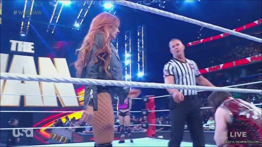 WWE_Monday_Night_Raw_2022_12_05_720p_HDTV_x264-NWCHD_mp4_006731516.jpg
